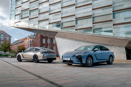 Gama y precios para el nuevo Lexus ES 2026 híbrido y eléctrico