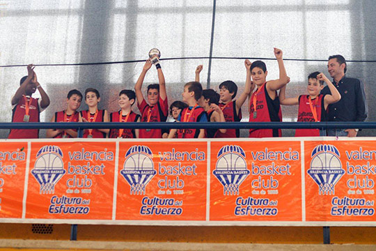 El CD SALESIANOS BURRIANA se hizo con el 2º puesto de la Marina d’Or Básquet Cup