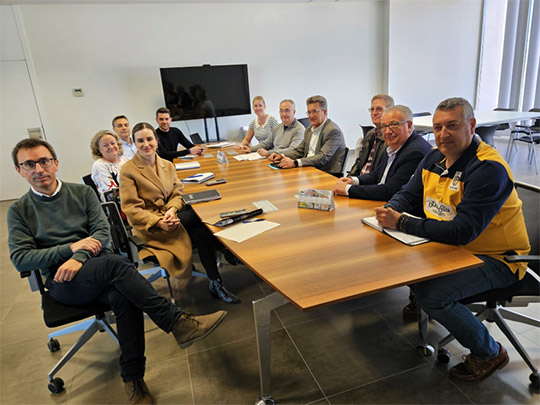 El director general de Costas, Puertos y Aeropuertos, Vicente Martínez Mus, se ha reunido hoy en Oropesa del Mar con el Equipo de Gobierno