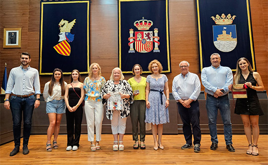 La gimnasta olímpica, María Olaru, visita el Ayuntamiento de Oropesa del Mar 