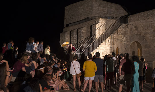 Las visitas teatralizadas nocturnas al Castillo de Peñíscola protagonizarán la agenda cultural de junio de la Diputación 
