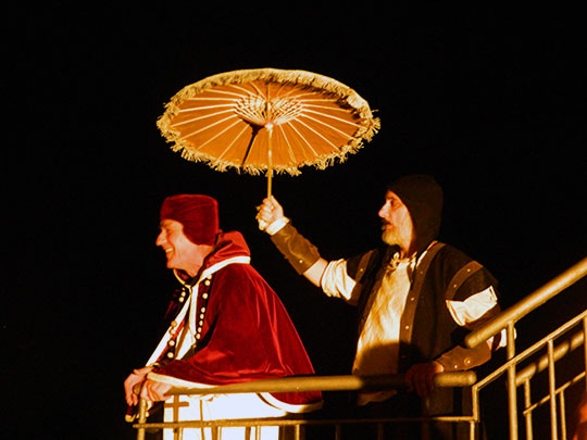 Visita teatralizada nocturna al Castillo de Peñíscola Visita teatralizada nocturna al Castillo de Peñíscola