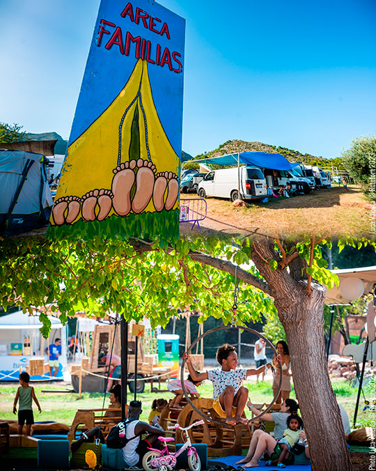  Verano, familia, cultura y mucho reggae: la fórmula que hace grande el perfil más ‘menudo’ del Rototom Sunsplash