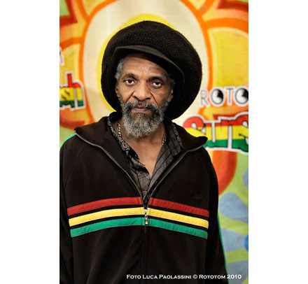 Cartel Dub Station cerrado con Jah Shaka Cartel Dub Station cerrado con Jah Shaka