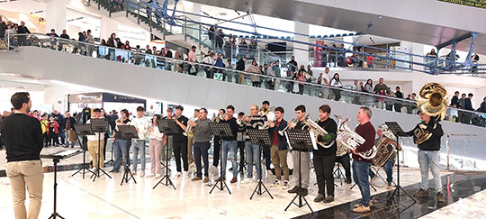 El C.C Salera sorprende a sus visitantes con un concierto de Ateneo Musical Schola Cantorum