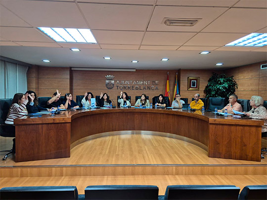 Torreblanca aprueba un presupuesto de 7 millones de euros que mantiene bonificaciones y mejora los servicios públicos