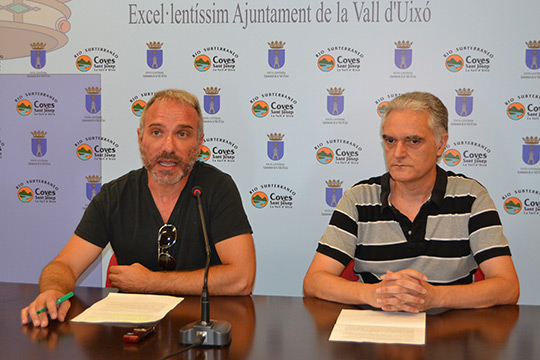 Cuatro jóvenes premiados por la Associació Arqueològica de la Vall d'Uixó Cuatro jóvenes premiados por la Associació Arqueològica de la Vall d'Uixó