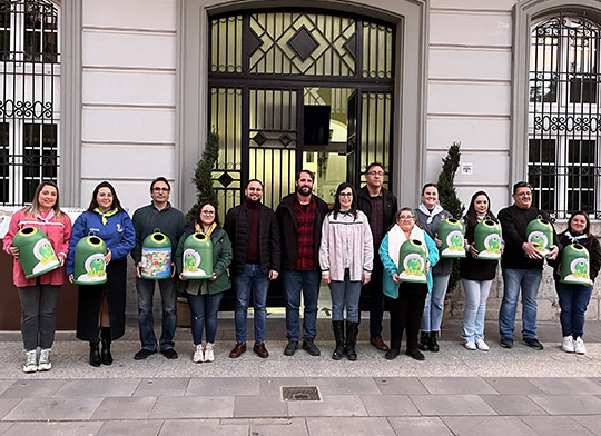 El Ayuntamiento de la Vall d’Uixó colabora con las fallas para impulsar el reciclaje y la separación de residuos 