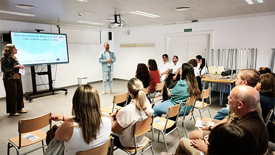 L’Ajuntament connecta l’alumnat dels tallers d’ocupació amb empreses del sector sociosanitari per afavorir la seua inserció laboral