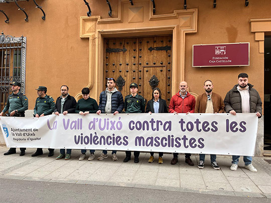 El Ayuntamiento de la Vall d´Uixó guarda un minuto de silencio en repulsa de la violencia machista El Ayuntamiento de la Vall d´Uixó guarda un minuto de silencio en repulsa de la violencia machista