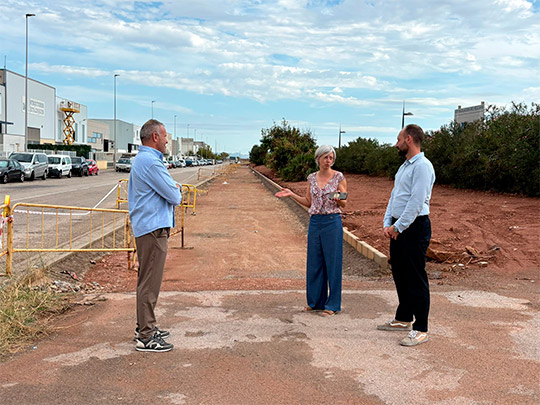 La Vall d'Uixó crea una nueva franja de aparcamiento de 300 metros en el Polígono La Mezquita