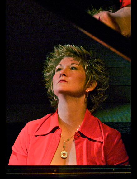 Dena De Rose actuará el próximo viernes 2 de diciembre en el ciclo Avui Jazz de Vila-real. Dena De Rose actuará el próximo viernes 2 de diciembre en el ciclo Avui Jazz de Vila-real.