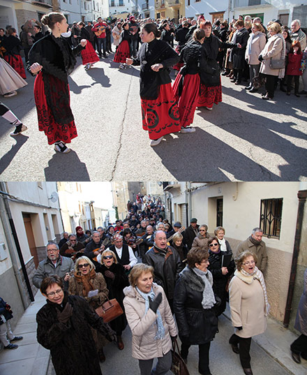 El grupo de rondalla y baile de Vilafranca participan en el pregó de las Fiestas de la Magdalena