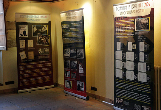 Vilafranca recuerda a Carles Salvador con una exposición de la Acadèmia Valenciana de la Lengua Vilafranca recuerda a Carles Salvador con una exposición de la Acadèmia Valenciana de la Lengua