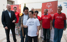 Moliner recibe oficialmente la antorcha de los Special Olympics en Castellón