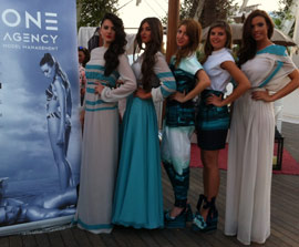 Las modelos de One Agency eligieron el vestuario de Higinio Mateu en una fiesta en Valencia
