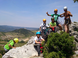 19 jóvenes de toda España se forman en espeleología en el Albergue Francesc de Vinatea