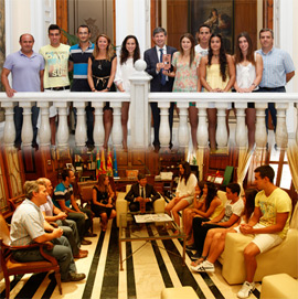 El Club de Natación Castalia Castellón visita al alcalde