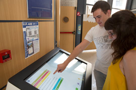 La UJI pone en marcha dos pantallas multitáctiles informativas en Rectorado y en la Llotja del Cànem
