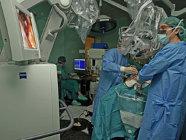 Los neurocirujanos del General de Castelló mejoran su eficacia quirúrgica mediante el registro cerebral intraoperatorio