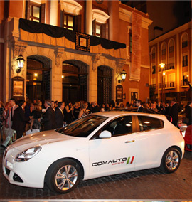 El concesionario provincial de Lancia y Jeep colabora con la Junta de Fiestas, cediendo una flota de vehículos