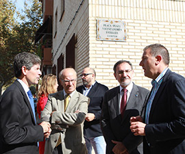 Inauguración de la nueva rotulación de la plaza Vicent Andrés Estellés