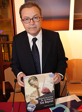 Presentación de la biografía del profesor Vicente Sos Baynat