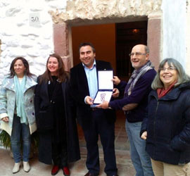 Entrega del premio al ganador del Premio de Rehabilitación de Fachadas de 2013 en Vilafamés