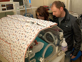 Neonatología del General de Castelló amplía el horario de visita de los padres a 24 horas