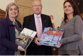 PortCastelló regala libros a los centros de enseñanza de Castellón bajo el lema 'Conoce tu puerto'