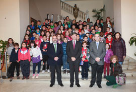 Los alumnos del CEIP Joan Ripollés visitan el Ayuntamiento