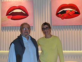 Emi Signes recibe la visita del afamado pintor Amat Bellés