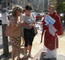 Dos creativas acciones de street marketing en Valencia y Castellón para promocionar el turismo provincial