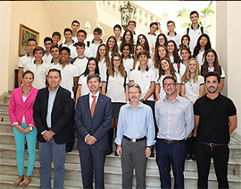 Los alumnos del Laude British School of Vila-real visitan el ayuntamiento de Castellón
