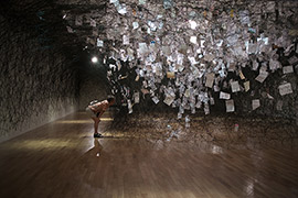 Exposición de la artista Chiharu Shiota, Cartas de agradecimiento en el EACC