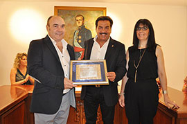 Vall d’Alba homenajea a Cal Paradis por su promoción del municipio