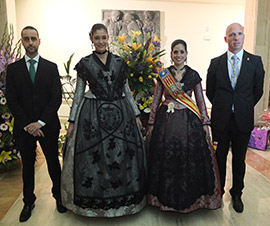 Paula Molina es distinguida en el Teatro Alcázar como nueva reina de La Vila