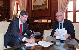 Firma del convenio entre el Ayuntamiento de Castellón y  el Colegio de Abogados