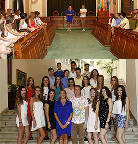 Los participantes en el certamen Miss y Mister World Castellón visitan el Ayuntamiento