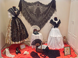Exposición de la indumentaria tradicional de Filigranes en Peñíscola