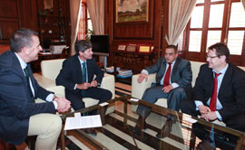 Visita de cortesía al Alcalde de Castellón, Alfonso Bataller, del nuevo cónsul de Rumanía en Castellón