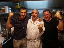 Miquel Barrera trabaja acompañado de Martín Berasategui y Eneko Atxa  en un evento gastronómico