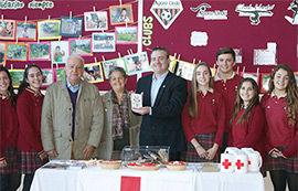 Lledó International School celebra el “Día de la Banderita”