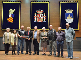 Los Hermanos de la Costa entregan 700 euros a la Asociación Española Contra el Cáncer