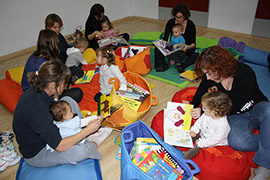 Contes i bolquers, actividades de la Bebeteca de Benicàssim