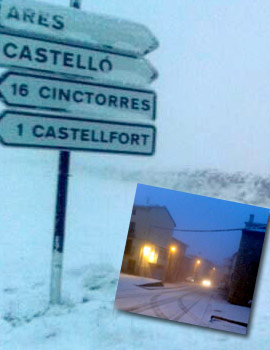 Castellfort y todos su accesos cubiertos de nieve