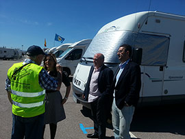 Desfile inaugural de la 57ª concentración de la Federación Española de Clubs Campistas en Benicàssim