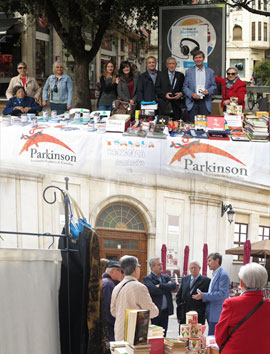 Celebración del Día Mundial del Parkinson en la  plaza de la Pescadería