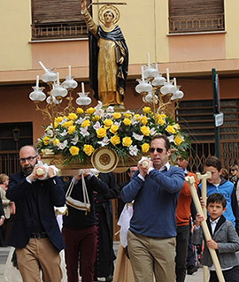 Procesión con la imagen de San Vicente hasta la Santísima Trinidad de Castellón