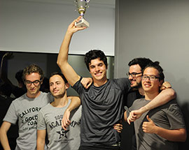 El equipo d la amistad lel XD!!1, ganador del torneo universitario de League of Legends de la Universitat Jaume I